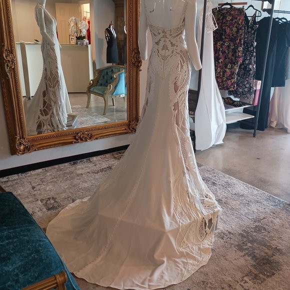 (Never Worn) Casablanca Wedding Dress - Picture 9 of 12
